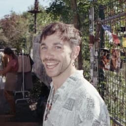 Luca, Gründer von allvibesonly
